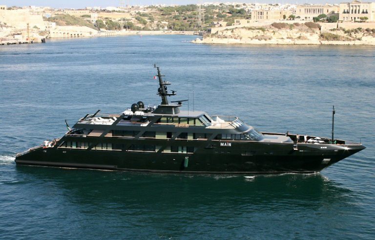 famous yacht makers