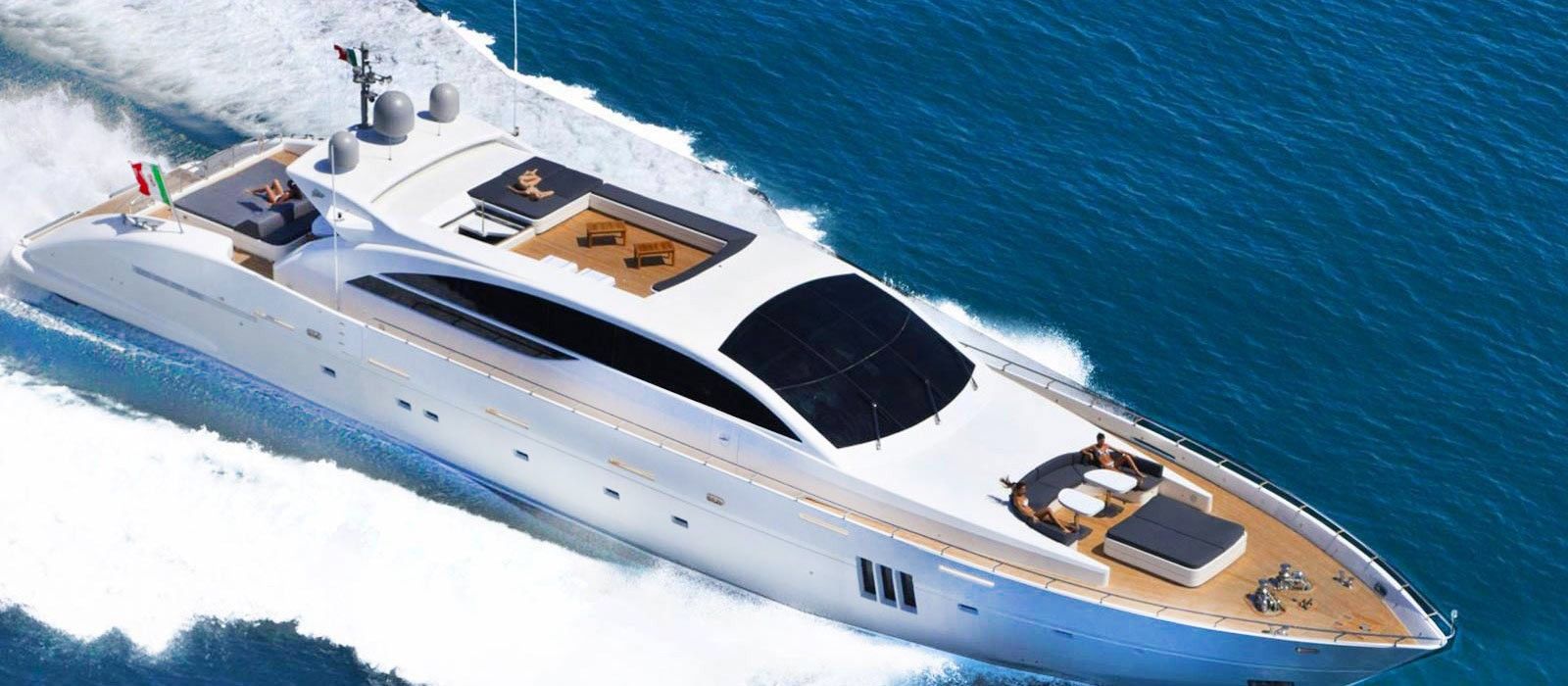 luxury yachts for rent in greece